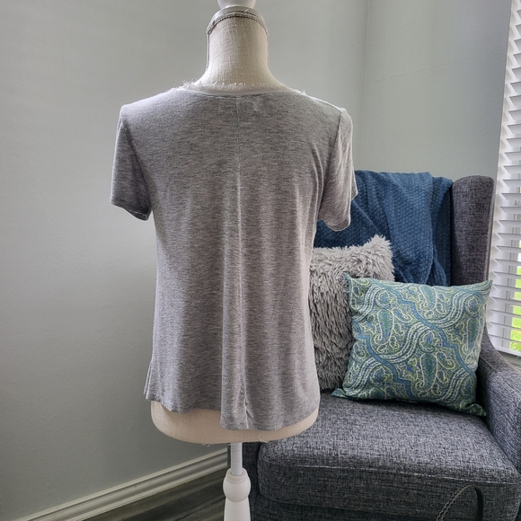 Threads Studio Tee - Picture 5 of 9